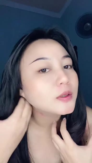Bokep Viral Selebgram Cantik Pamer Tubuhnya Part 2